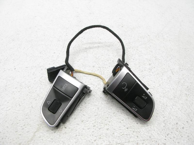 06-12 AUDI B8 A4 S4 RS4 STEERING WHEEL SWITCH BUTTONS MULTIFUNCTION OEM 010224