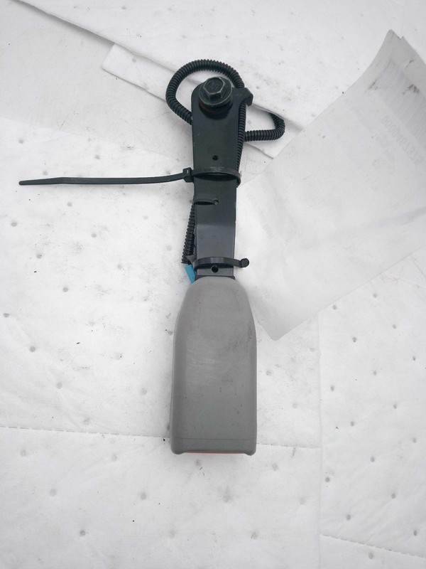 2017 Honda CR-V OEM Red Seat Belt Buckle 2.4L LX 68K Miles - Used