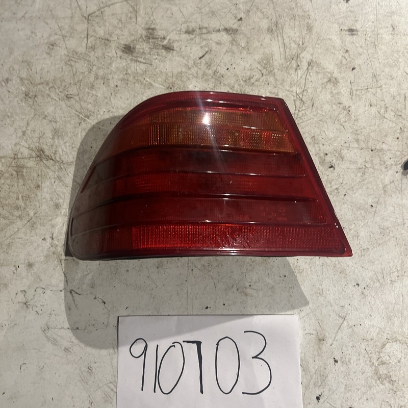 96-99 MERCEDES W210 E300 E320 E420 E430 E-CLASS LH TAILLIGHT 2108104564 #2