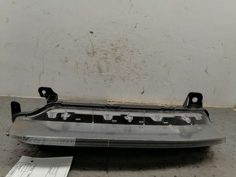 Passenger Corner/Park Light Daytime Running Lamps LED Fits 21-23 SELTOS 1412857