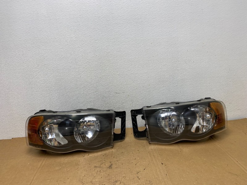 2002 to 2005 Dodge Ram Left+Right Side Headlights AD3240 DW