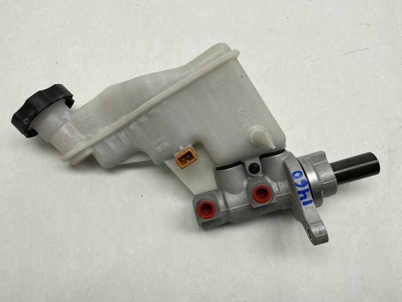 Brake Master Cylinder 58510-A7200 Fits 2014-2018 Kia Forte Sedan 85788