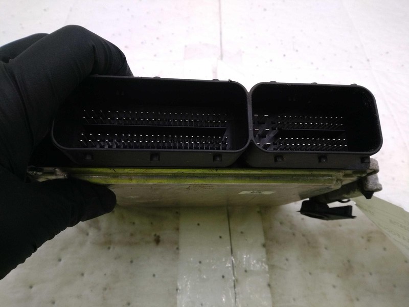 2014 Ford Focus Engine Control Module ECM OEM 505879 Black 114K Miles