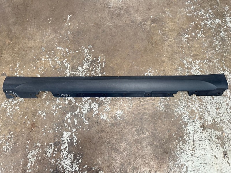 13-15 BMW X1 E84 LEFT DRIVER SIDE SKIRT ROCKER PANEL COVER MOLDING OEM