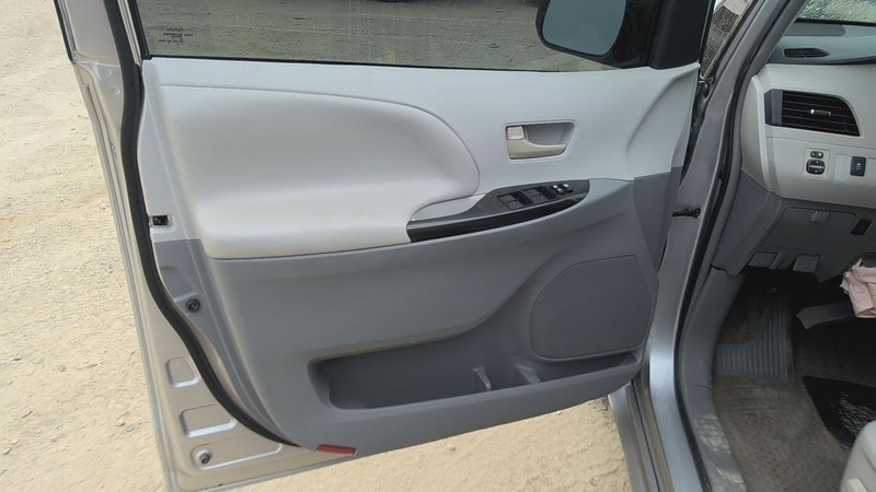 Front Door Trim Panel TOYOTA SIENNA Left 12 11 13 14