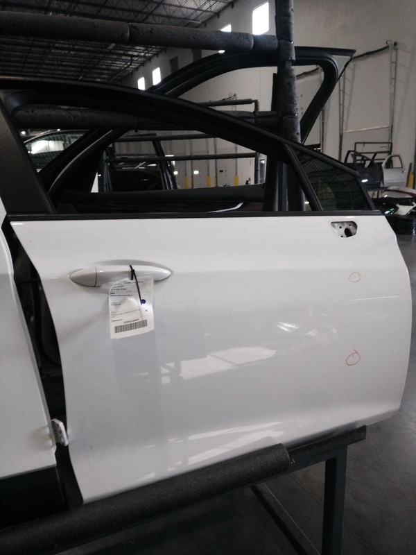 2019 Chevrolet Cruze Right Door White Used OEM 462391 - Scratches