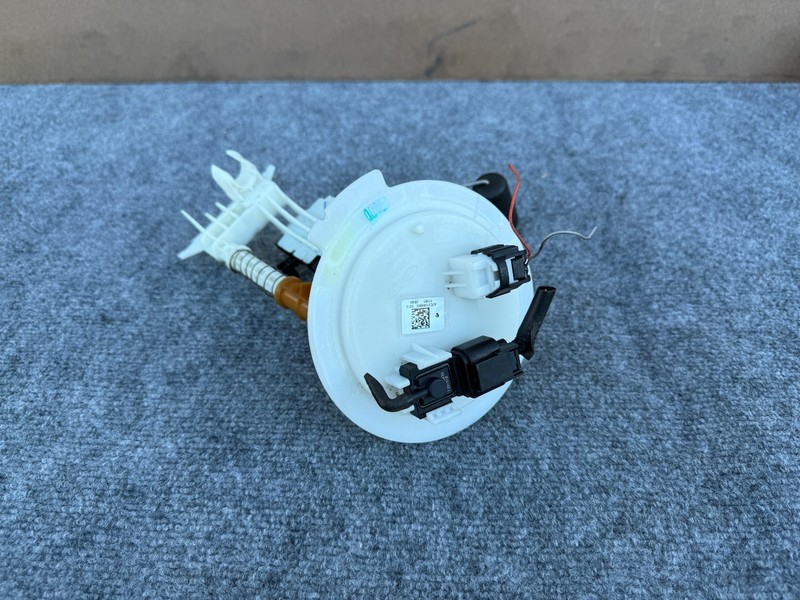 KIA STINGER 2018-2023 OEM FUEL PUMP SENDER UNIT LEVEL SENSOR ASSEMBLY 3.3T