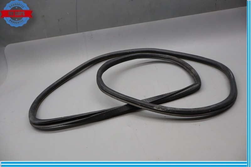06-12 Bentley Continental Front Right Side Door Body Weatherstrip Seal Oem
