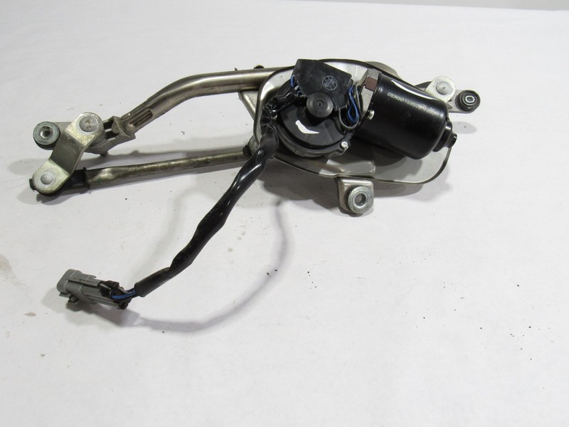 08-12 Maserati Granturismo S 2010 Front Windshield Wiper Motor Linkage :O