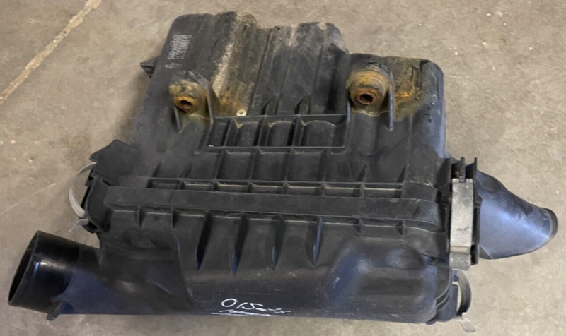 2001 Saturn SC2 SC 2 S Series Air Intake Tube Manifold Box Cleaner 02 2000 2002