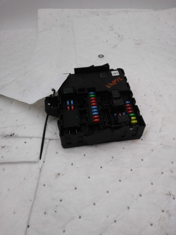 Used Fuse Box Engine fits: 2012 Nissan Frontier 4.0 Grade A