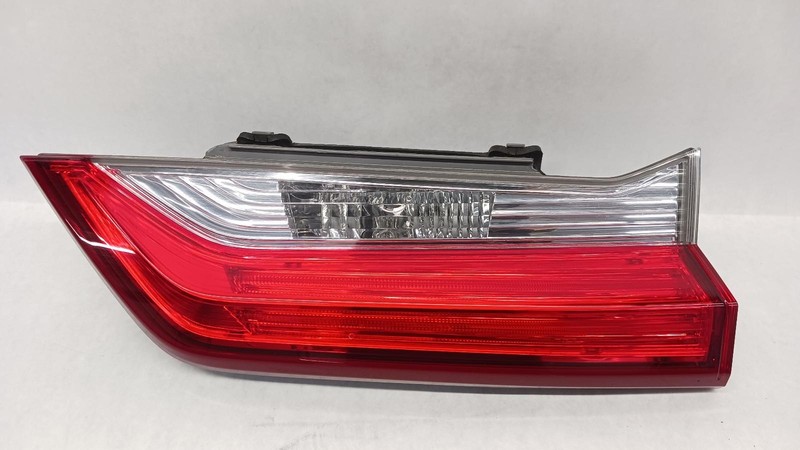 17-'19 HONDA CR-V Right passenger inner Taillight OEM Grade A!