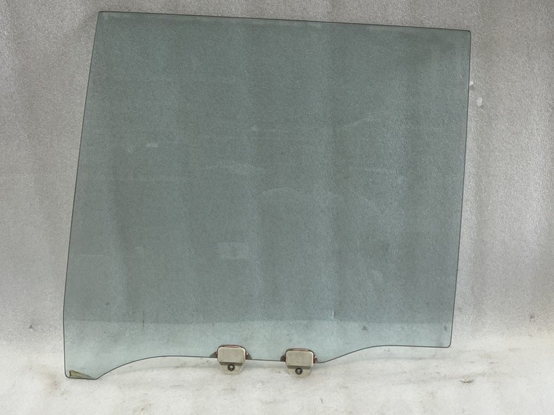 1984 1985 1986 1987 HONDA CIVIC SEDAN LEFT DRIVER SIDE REAR DOOR GLASS WINDOW
