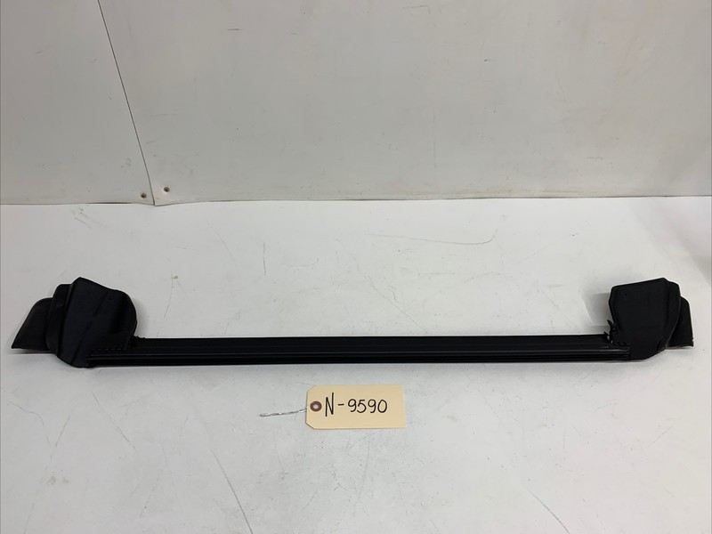 20-22 TESLA MODEL Y REAR RIGHT DOOR WINDOW INNER BELT WEATHERSTRIP SEAL 9590 U8
