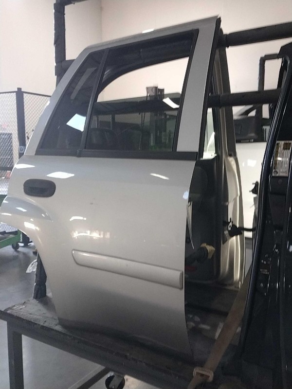 2008 Chevrolet Trailblazer Rear Right Door Silver 121K Miles OEM Used Part