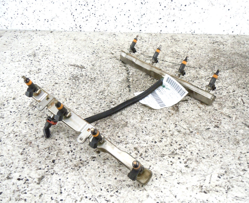 2013 13 Dodge Durango 5.7L Fuel Injection Rail W/ Injectors OEM 53013888AC