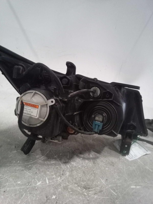 2011 Acura MDX Left Headlight Assembly HID Xenon OEM Used Minor Scratches