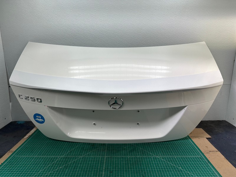 08-14 Mercedes C250 C300 C350 C63 W204 Sedan REAR TRUNK LID OEM