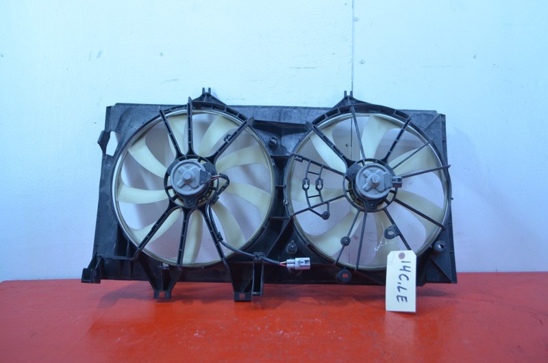 12-17 TOYOTA CAMRY 2.5L RADIATOR COOLING DUAL FAN OEM