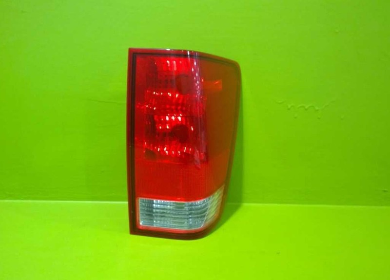 04-15 TITAN PASSENGER RIGHT TAILLIGHT LAMP W/UTILITY BOX OEM 3939-43