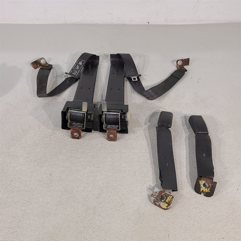 99-04 Mustang Gt Convertible Rear Seat Belt Retractors & Latches Left Right Set
