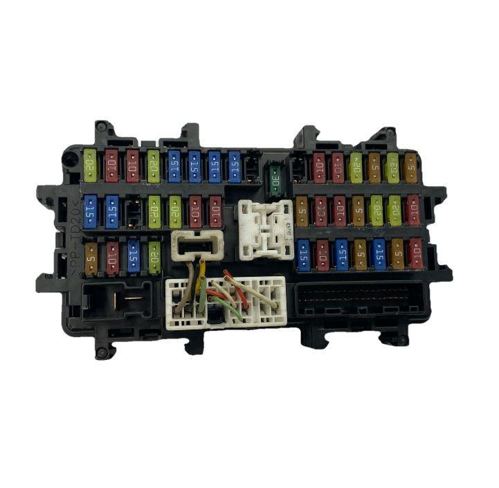 Infiniti Q50 junction box 2016 junction cabin block fuse relay assembly OEM