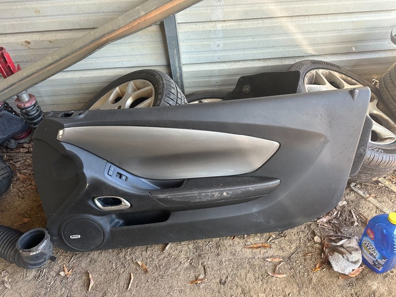 10-15 CHEVROLET CAMARO OEM RH PASSENGER SIDE INTERIOR DOOR PANEL CARD - SILVER