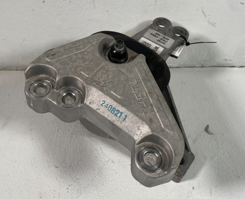 2025 HYUNDAI TUCSON FRONT RIGHT PASSENGER SIDE ENGINE MOUNT BRACKET # 105951