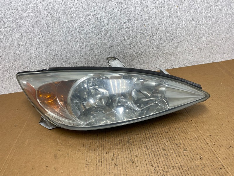 2002 to 2004 Toyota Camry Halogen Headlight Right Passenger Rh OEM AE1243 DW