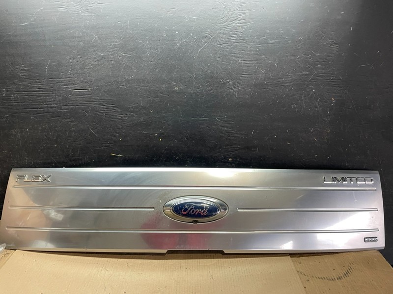 2009-2012 Ford Flex Trunk Lid Hatch Molding Trim Panel W/Camera U7492 DG
