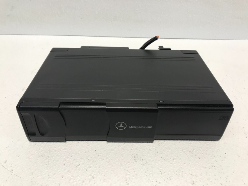 Mercedes R230 SL500 C32 C320 CD Changer 6 Disk Player OEM A2038209089