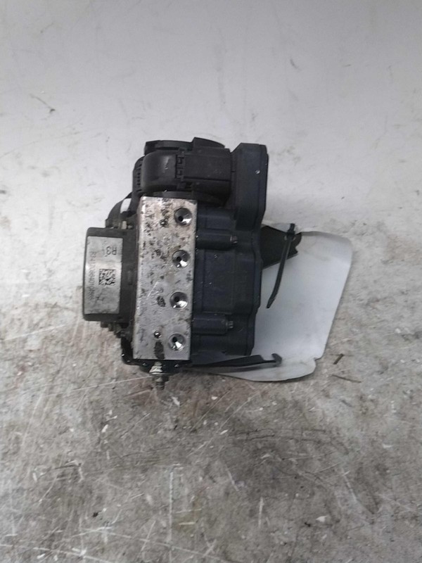 2015 Honda Fit ABS Hydraulic Assembly OEM 57111T5RA31 Silver 103K Miles