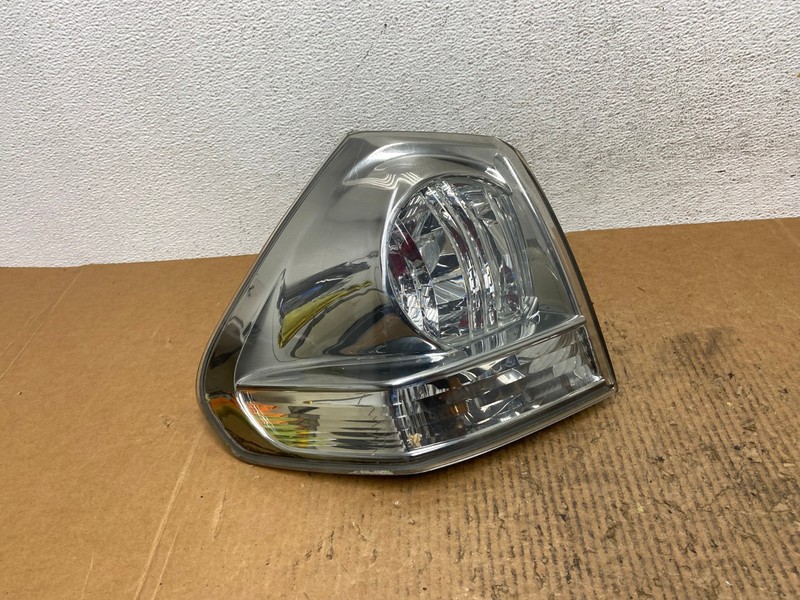 2004 to 2009 Lexus Rx350 RX330 Left Driver LH Tail Light OEM AE1589 LK