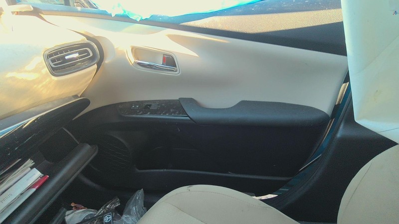 Front Door Trim Panel TOYOTA PRIUS Right 19 20 18 17 16