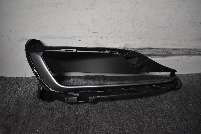 FOG LIGHT GRILLE LEFT SIDE FACTORY OEM