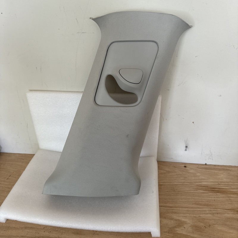 2020 2021 2022 Tesla Y RH UPPER B PILLAR COVER TRIM 1494607-00-B 1132 U6