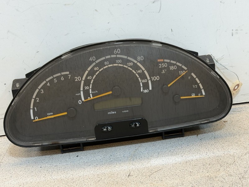 04-06 Dodge Mercedes Sprinter T1N Speedometer Tach Cluster Gauges 2500 3500 342k