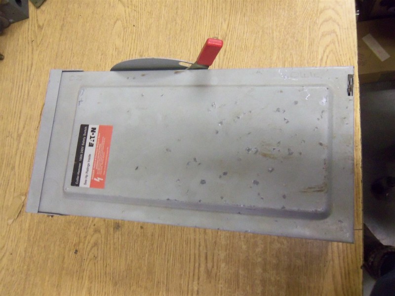 Cutler Hammer DG223NRB 100A Fusible Safety Swtich Enclosure *FREE SHIPPING*