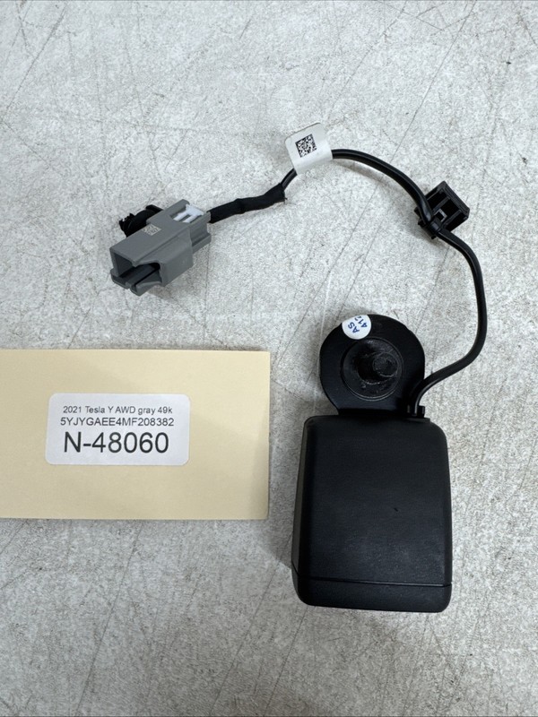 Tesla Model Y Front Right Seat Belt Buckle Pretensioner 1493789-01-B 48060 B8