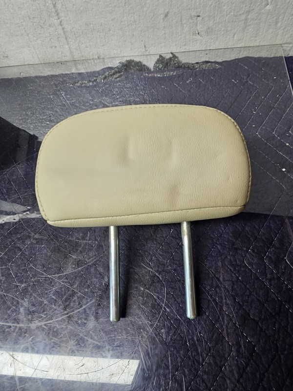 REAR CenterSEAT HEADREST HEAD REST OEM NISSAN MURANO 2021 - 2024