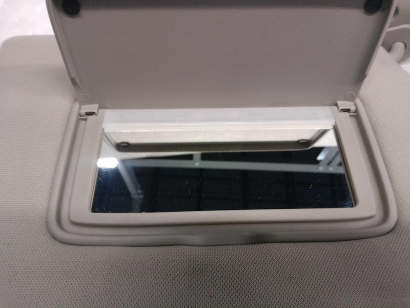 2016 INFINITI QX60 Used White Sun Visor OEM Part #583290 4DR SUV