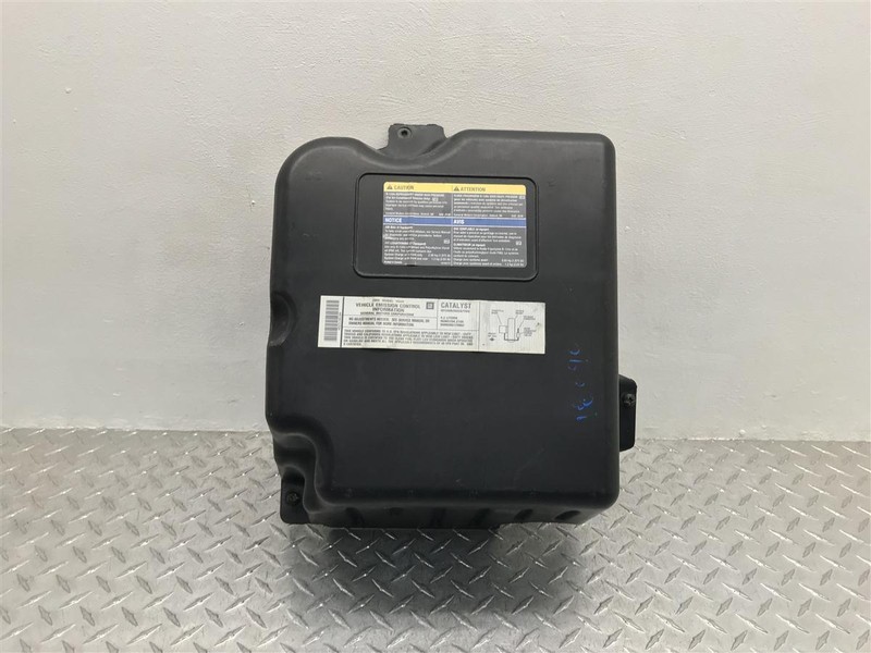 2002-2007 CHEVROLET TRAILBLAZER 4.2L AIR CLEANER UPPER HOUSING OEM 15810294