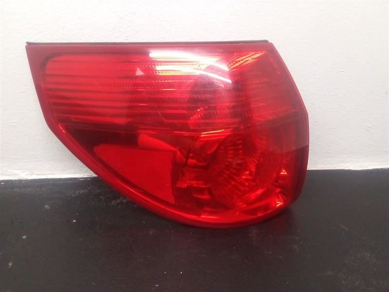 06-10 Toyota Sienna Left Driver Tail Light Quarter Panel Mounted OEM 81560-AE020