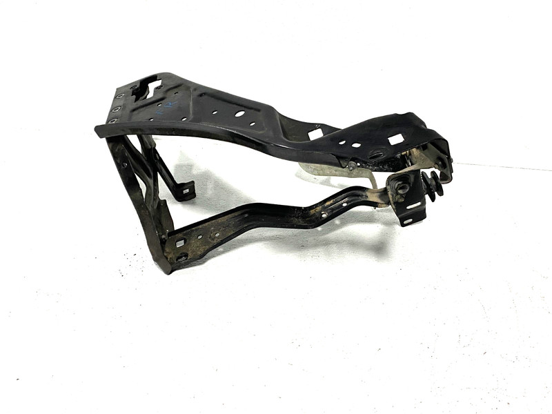 10-16 MERCEDES E550 CONVERTIBLE FRONT RIGHT HEADLIGHT SUPPORT BRACKET OEM #A0.36