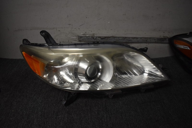 2011-2014 TOYOTA SIENNA HEADLIGHT RIGHT SIDE FACTORY OEM