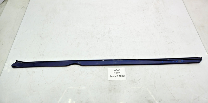 ✅ 12-20 OEM Tesla Model S Right Passenger Rocker Panel Scuff Plate Molding Blue*