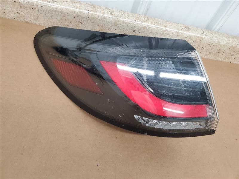 HR-V2023 Tail Light 282314