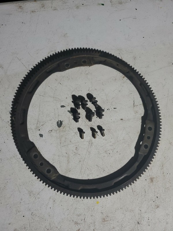 1985 R107 126 380SL 380SLC 380SEL 500SL 500SEC FLYWHEEL1170301212 w/bolts
