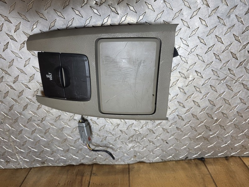 2005 2006 2007 Volvo XC70 Rear Center Console Bezel Assembly Tested Oem