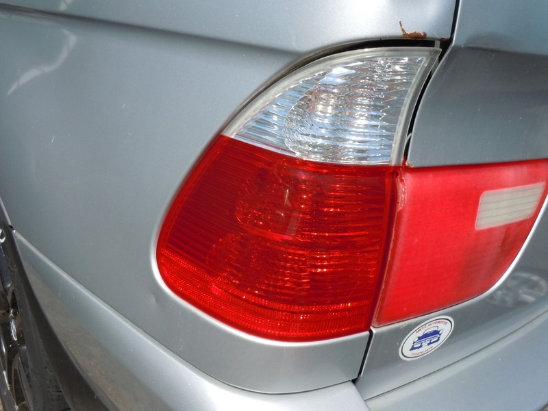 2004-2006 BMW X5 Quarter Panel Mounted Tail Light Driver Left